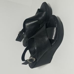 Born Emmy black wedges Sz 8